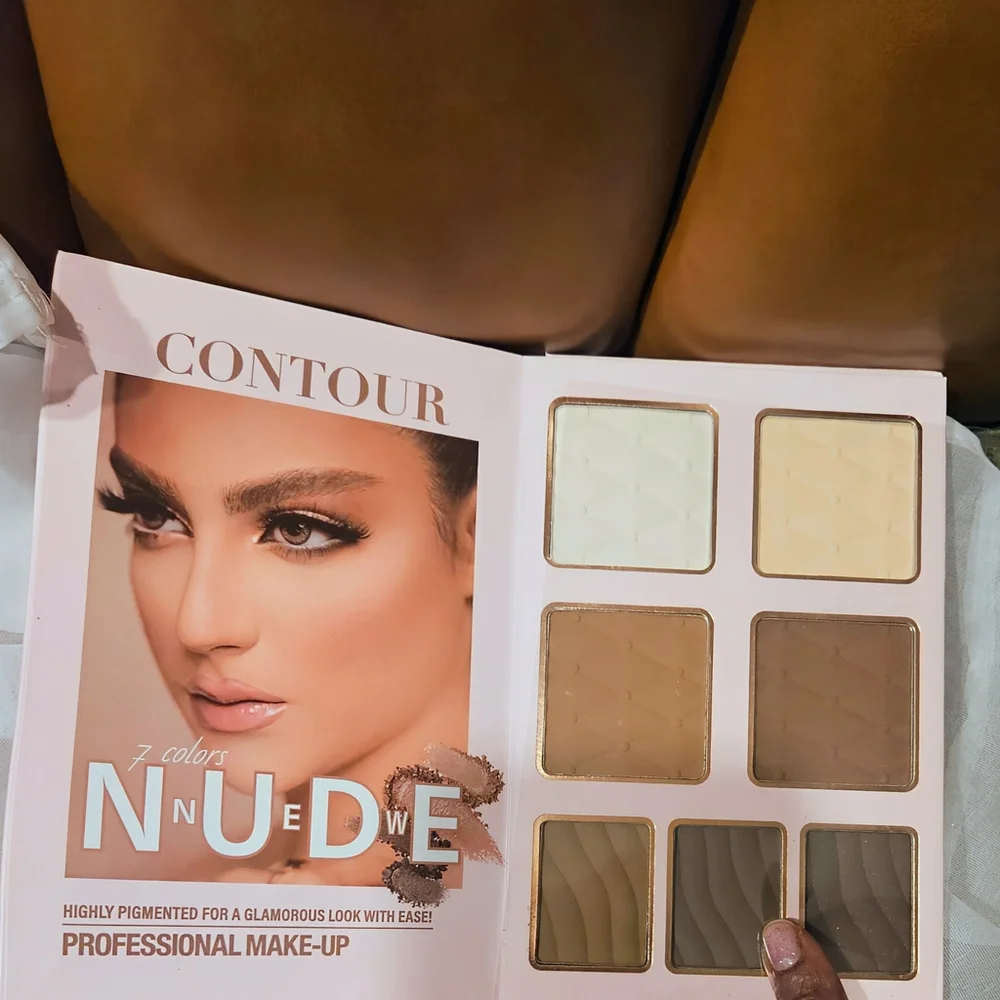 Uratum Beauty Make-Up Collection NWOT - Picture 5 of 16